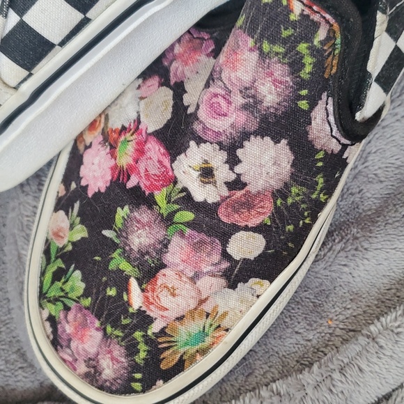 Vans slip on sneakers - Picture 2 of 3